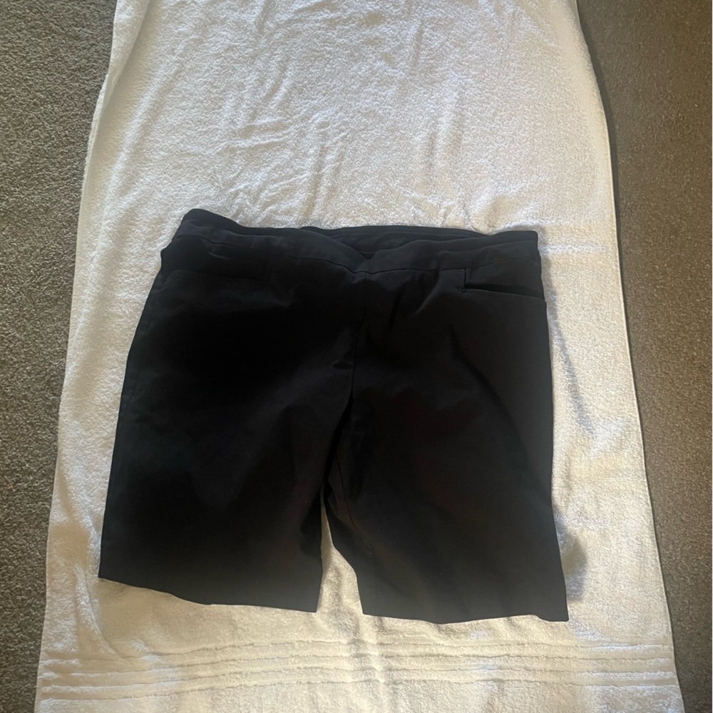 Time and Tru Women's Black Shorts